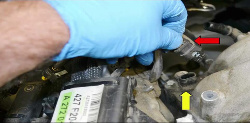 How to Remove Mercedes Benz Intake Manifold (21)