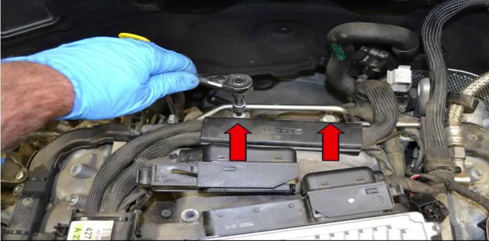 How to Remove Mercedes Benz Intake Manifold (8)