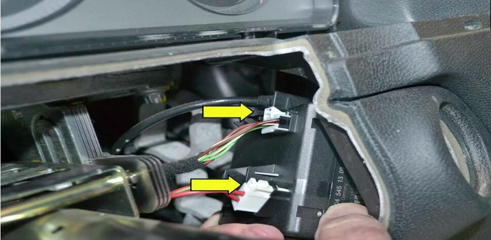 How to Remove & Replace Benz EIS (Electrical Ignition Switch) (5)