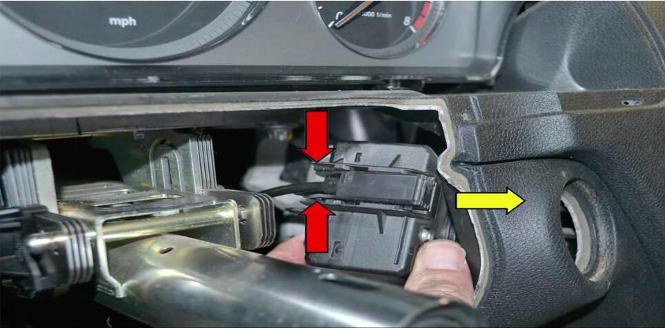 How to Remove & Replace Benz EIS (Electrical Ignition Switch) (6)