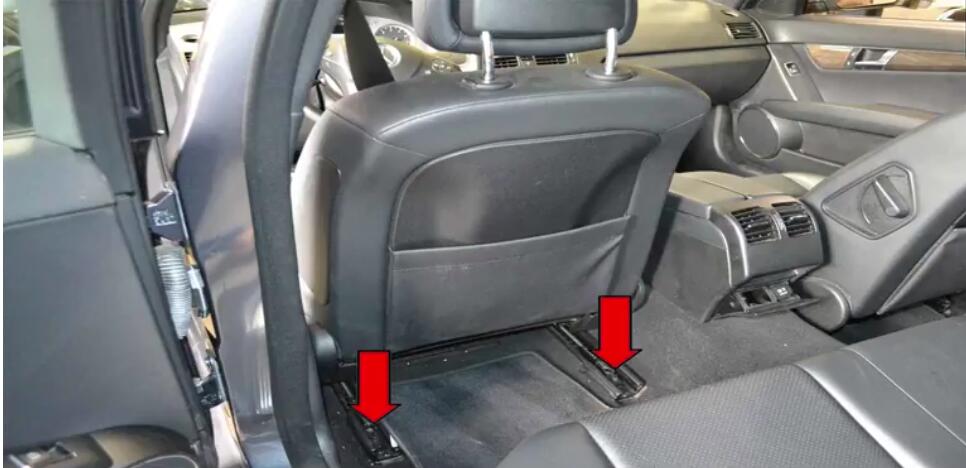 How to Replace Bench Seats for Benz W204 (1)
