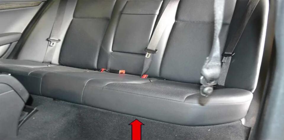 How to Replace Bench Seats for Benz W204 (7)