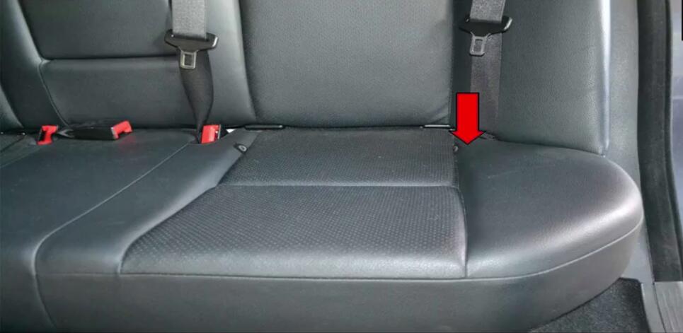 How to Replace Bench Seats for Benz W204 (9)