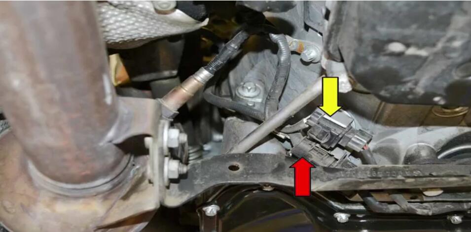 How to Replace Oxygen Sensor for Mercedes Benz C350 (4)