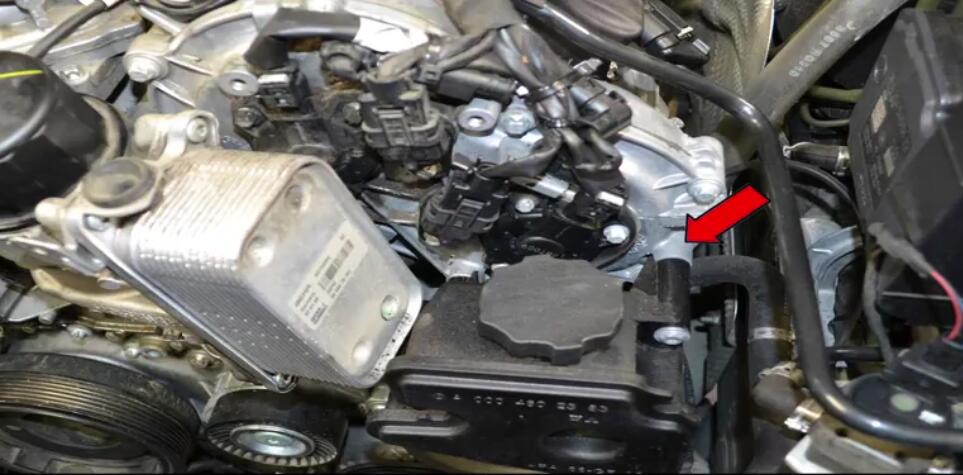 How to Replace Power Steering Pump for Benz W204 (5)