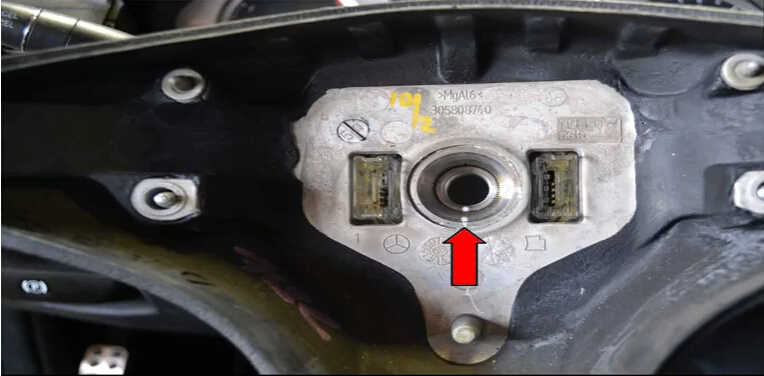 Mercedes Benz W204 Steering Wheel Airbag Removal Guide (9)