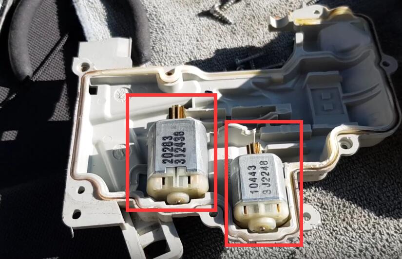 VW Door Lock Control Model 00929 & 00121 Trouble Repair (5)