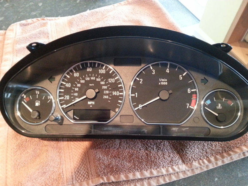 Remove and Disassemble Instrument Cluster for BMW Z3 (14)