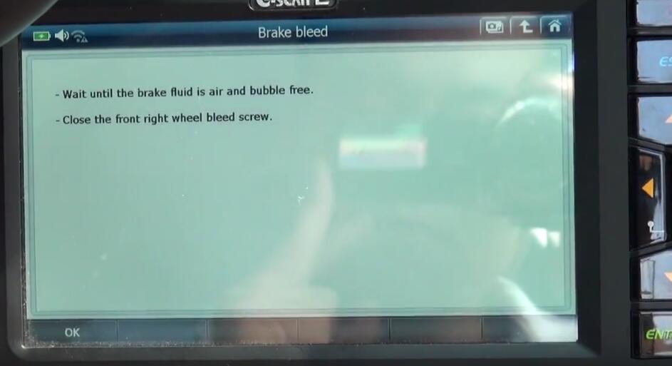 How to Bleed Brake System for Jaguar XF 3L by G-Scan 2 (17)