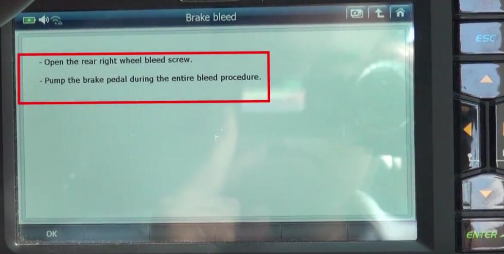 How to Bleed Brake System for Jaguar XF 3L by G-Scan 2 (18)