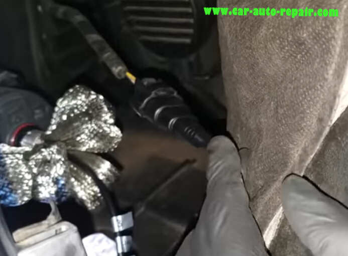 InstallReplace New Fog LED Light for Toyota Camry by Yourself (12)