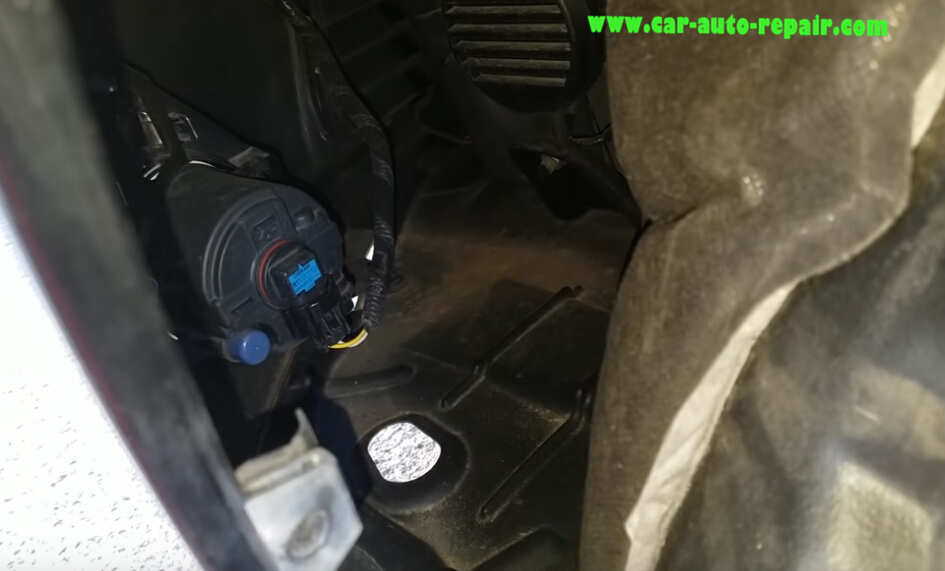 InstallReplace New Fog LED Light for Toyota Camry by Yourself (6)