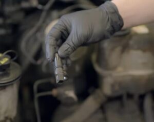 How to Replace Camshaft Position Sensor on Ford F-150 2004 - Auto