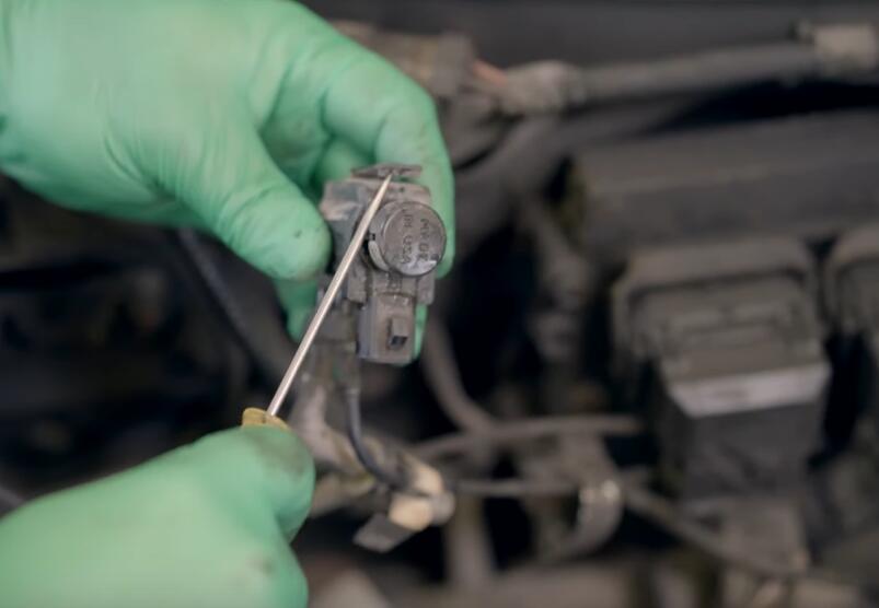 How-to-Replace-the-4x4-Disengage-Solenoid-in-5.4L-Ford-F-150-7
