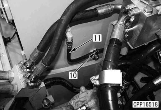 How-to-Remove-and-Install-Fuel-Tank-Assembly-for-Komatsu-PC130-5