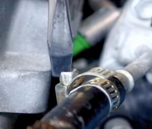 How to Quick Clean Fuel Injectors Directly without Disassembling - Auto