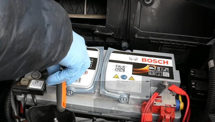 How-to-RemoveInstall-Battery-for-Mercedes-Benz-4