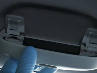 How-to-Install-a-Sunglass-Holder-on-Mercedes-Benz-E-Class-W212-7