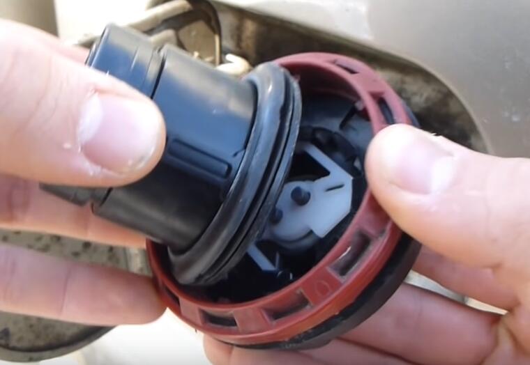 How-to-Diagnose-Check-Gas-Cap-Light-or-Check-Engine-Light-That-Has-EVAP-Codes-5