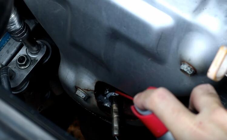 How-to-Quick-Clean-Catalytic-Converter-with-AUTOOL-Kit-3