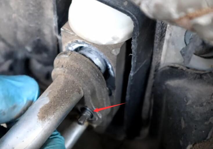 How-to-Replace-AC-Hose-for-a-Cars-AC-Blows-Hot-Air-10