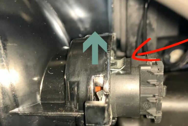 How to Replace Cornering Light Bulb for Mercedes Benz by Yourselves