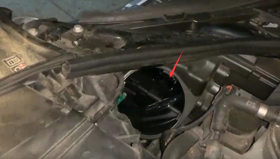 How-to-Replace-Cornering-Light-Bulb-for-Mercedes-Benz-by-Yourselves-3