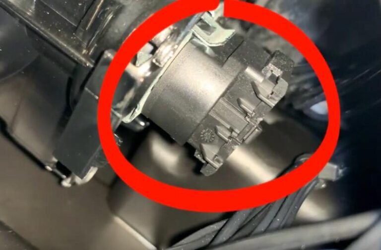 How to Replace Cornering Light Bulb for Mercedes Benz by Yourselves