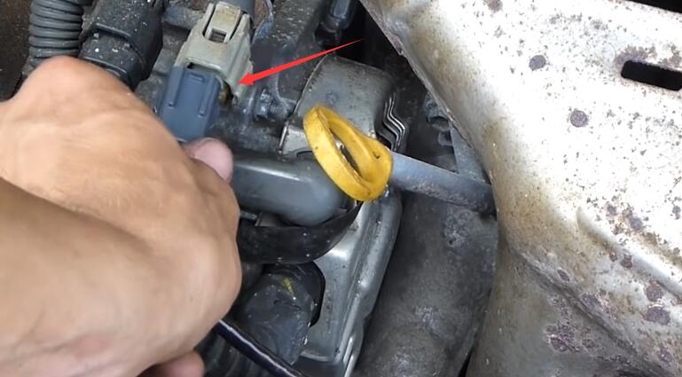 How-to-Check-and-Replace-an-Oxygen-Sensor-on-2003-Toyota-Rav4-8