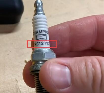 How-to-Quick-Test-a-Spark-Plug-for-Vehicle-1