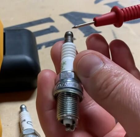 How-to-Quick-Test-a-Spark-Plug-for-Vehicle-5