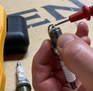 How to Quick Test a Spark Plug for Vehicle - Auto Repair Technician Home