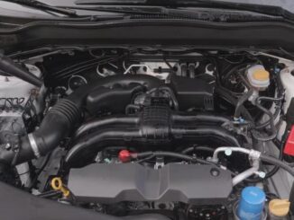 How-to-Easy-Clean-Car-Engine-on-Subaru-5