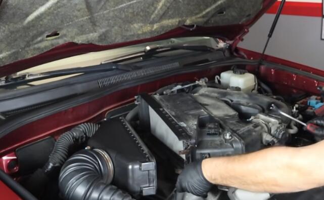 How-To-Clean-Throttle-Body-on-4-runner-Toyotas-2005-1