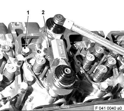 MTU 12-16V 4000 Engine Cylinder Head Removal & Installation Guide (1)