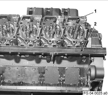 MTU 12-16V 4000 Engine Cylinder Head Removal & Installation Guide (10)
