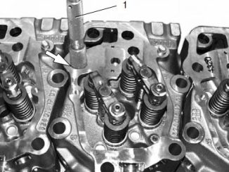 MTU 12-16V 4000 Engine Cylinder Head Removal & Installation Guide (3)