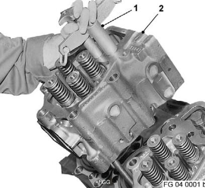 MTU 12-16V 4000 Engine Cylinder Head Removal & Installation Guide (4)